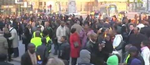 I uploaded a YouTube video — Dailymotion_-_14_ans_d_j_Marche_aux_flambeaux_Bruxelles_-_un.mp4 http://youtu.be/yf_-qVF_7nE?a